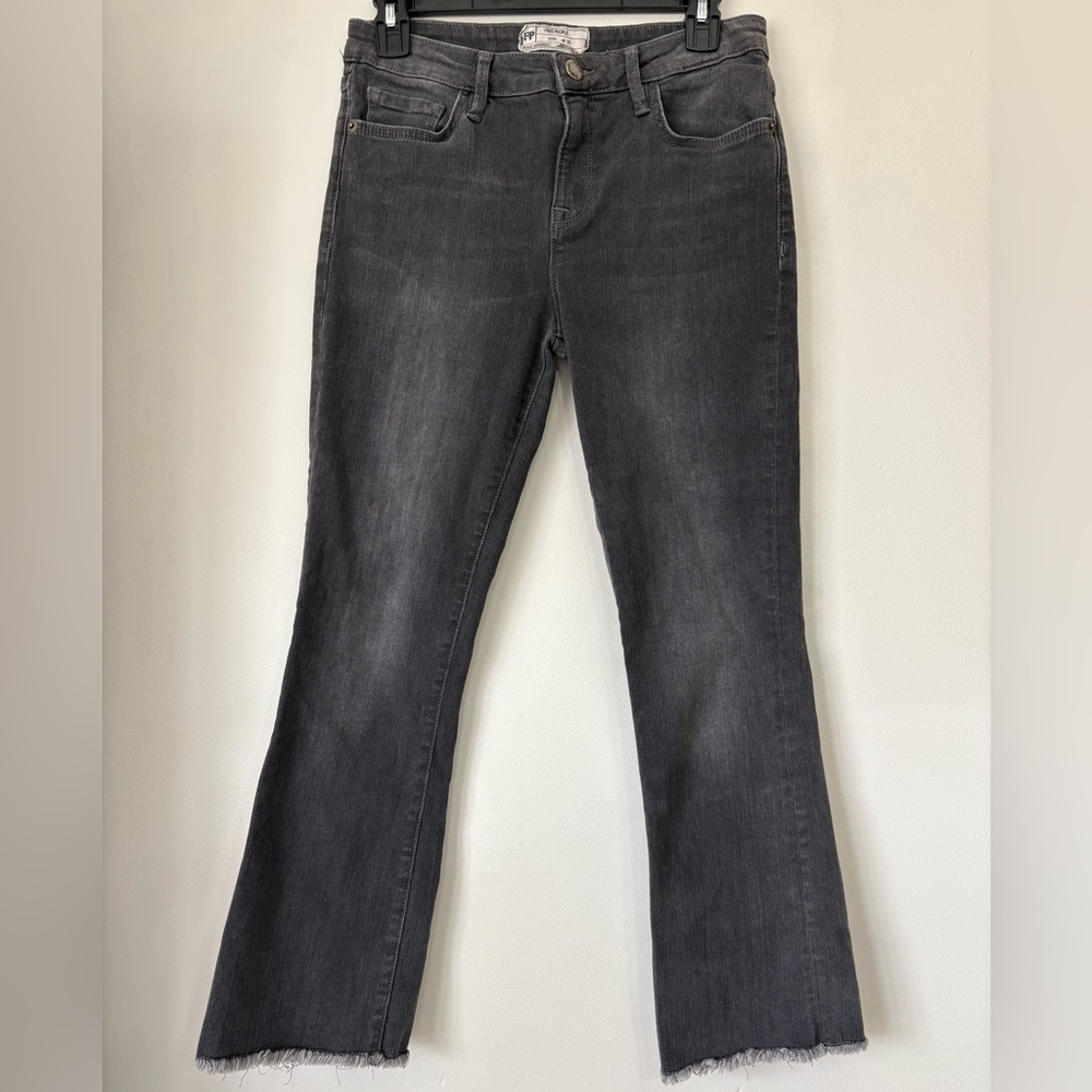 Free People Straight Leg Frayed Hem Cropped Jeans Washed Black 26” Inseam Sz 28